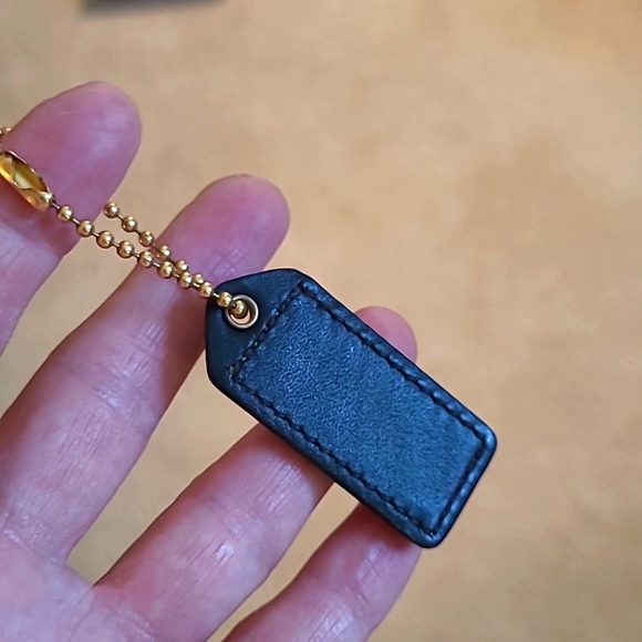 Coach small keychain - Picture 2 of 3